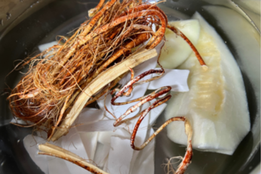 Hairy Fig Dried Chinese Yam And Melon Soup